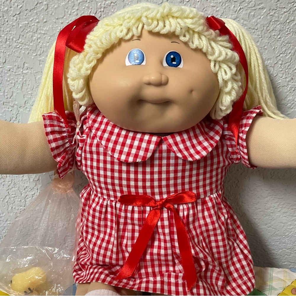Vintage Cabbage Patch Kid Girl Lemon Hair Blue Eyes Head Mold #3 1985